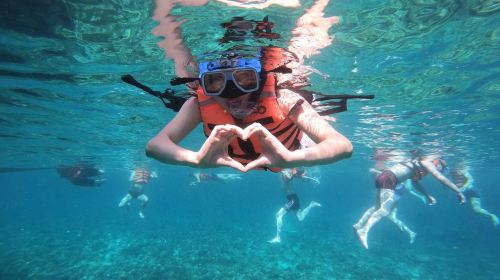 Boracay Island Hopping – Crystal Cove Island & Magic Island Day Tour – Includes BBQ Lunch & Snorkeling