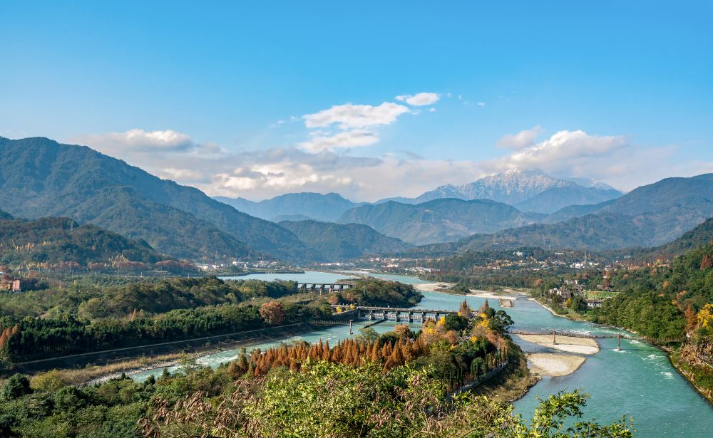 1-Day Tour: Dujiangyan and Qingcheng Mountain in SiChuan With Blue Tears Option