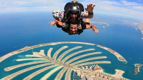 Skydive Dubai over the Palm with photographs
