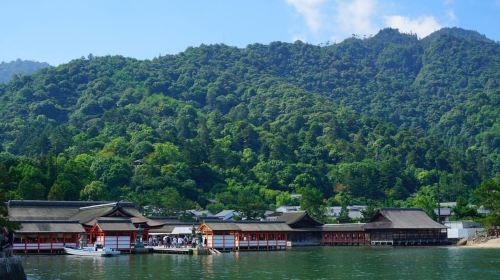 From Hiroshima: Miyajima Island Day Trip with Ropeway Ride Day Tours