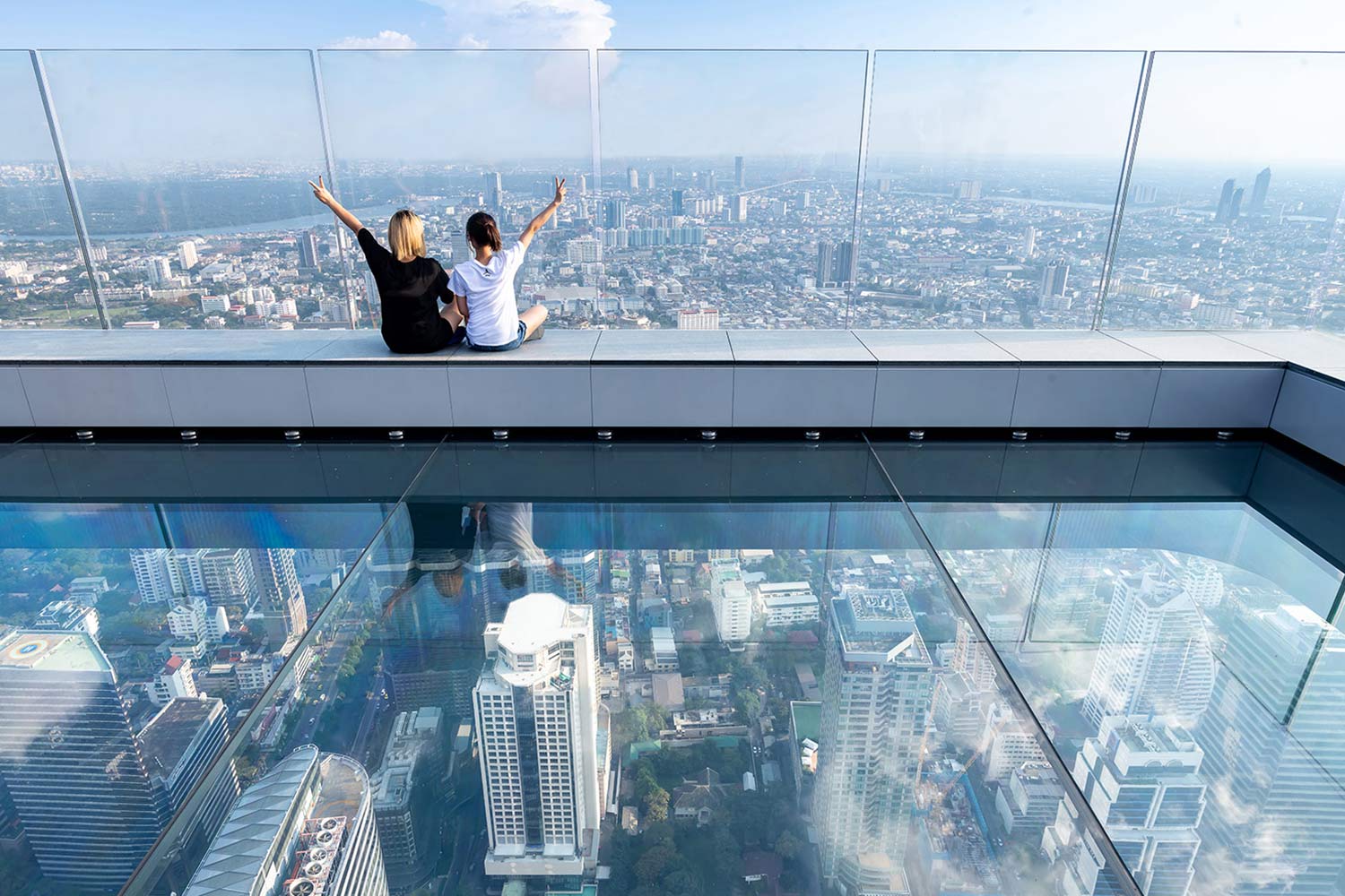 Manhanakhan-Sky-Deck_01_MahaNakhon-by-Buro-Ole-Scheeren.jpg