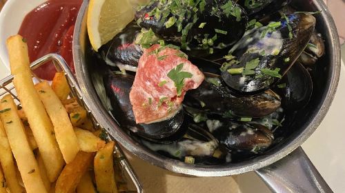 Dubai Markette influencer restaurant reservation service