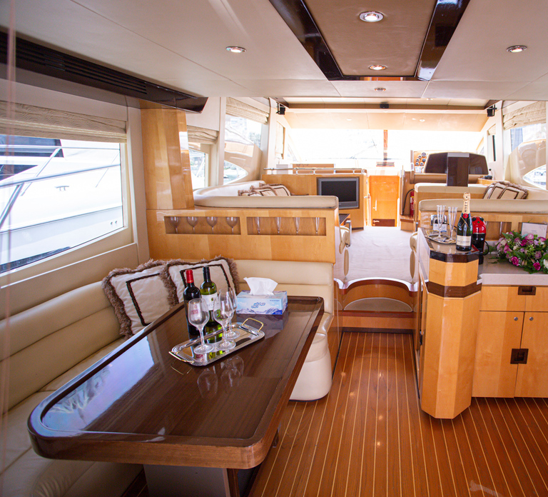 Private Yacht Dubai: 56ft
