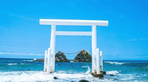 Japan Private Car Tour – One-Day Itinerary in Itoshima & Fukuoka with Customized English/Chinese Service