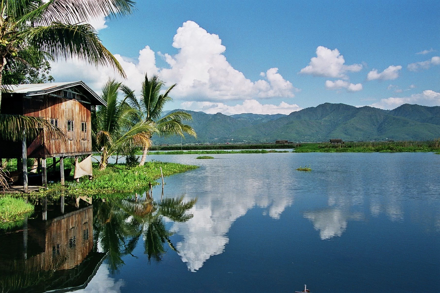 Full day trekking in Inle Lake