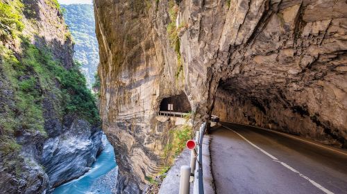 Hualien Taroko National Park + Qixingtan Scenic Area + Ch'ing-shui Cliff 1-day tour