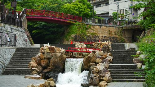 1-Day Tour for Good Fortune – Katsuo-ji, Sanda Premium Outlets, Arima Onsen Town