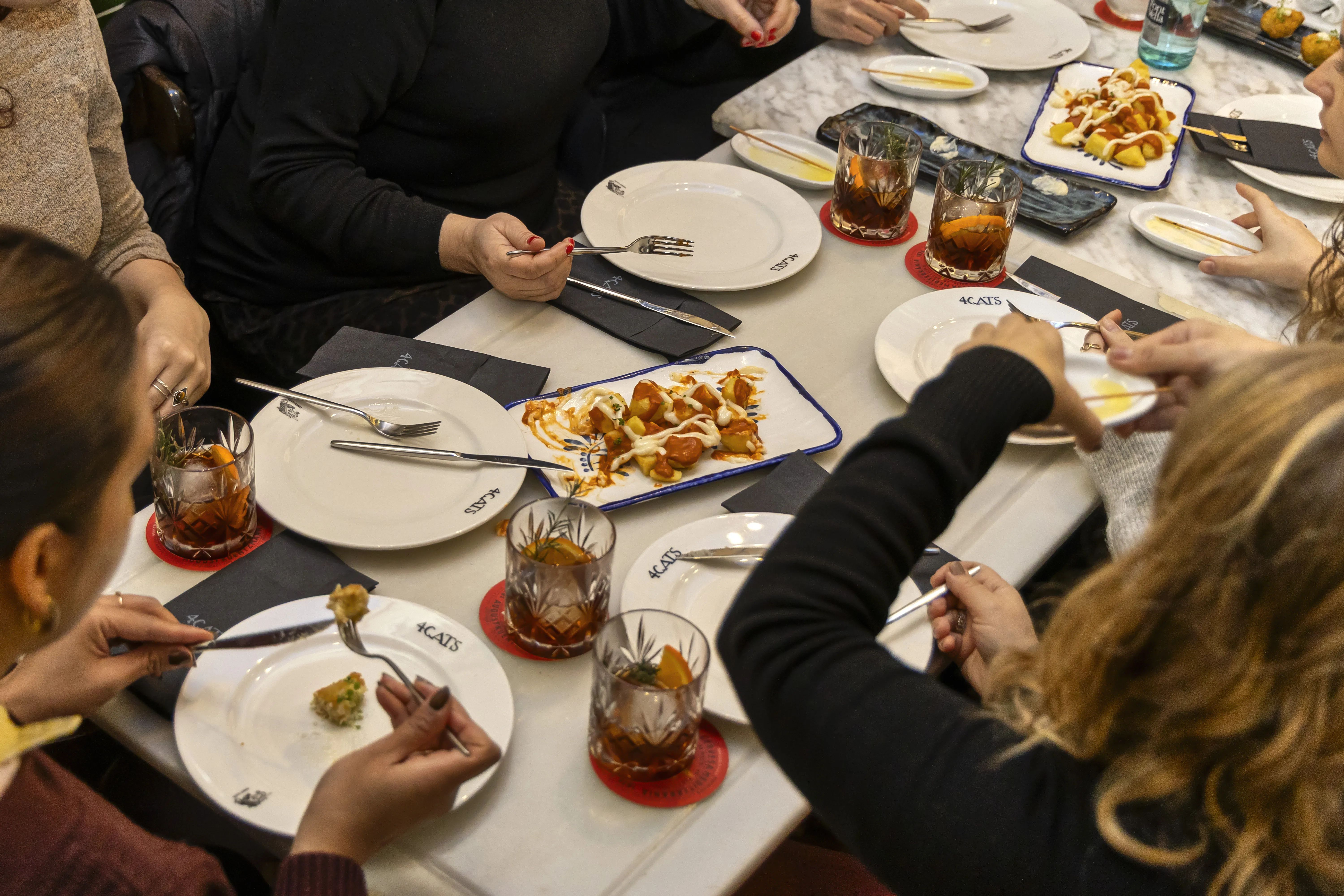 Barcelona Markets, Taverns & Tapas Tour Small Group
