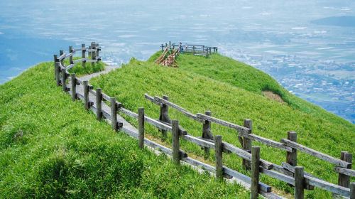 Kyushu 1-Day Tour from Fukuoka: Kamikashima Kumano Shrine, Mount Aso & Kurokawa Onsen