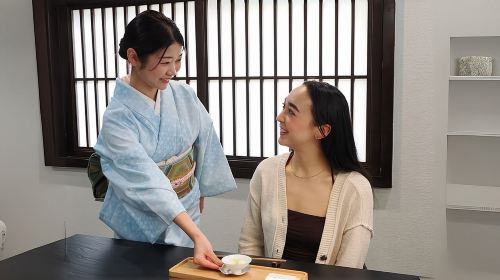 Tokyo Traditional Tea Ceremony with a Japanese Tea Master