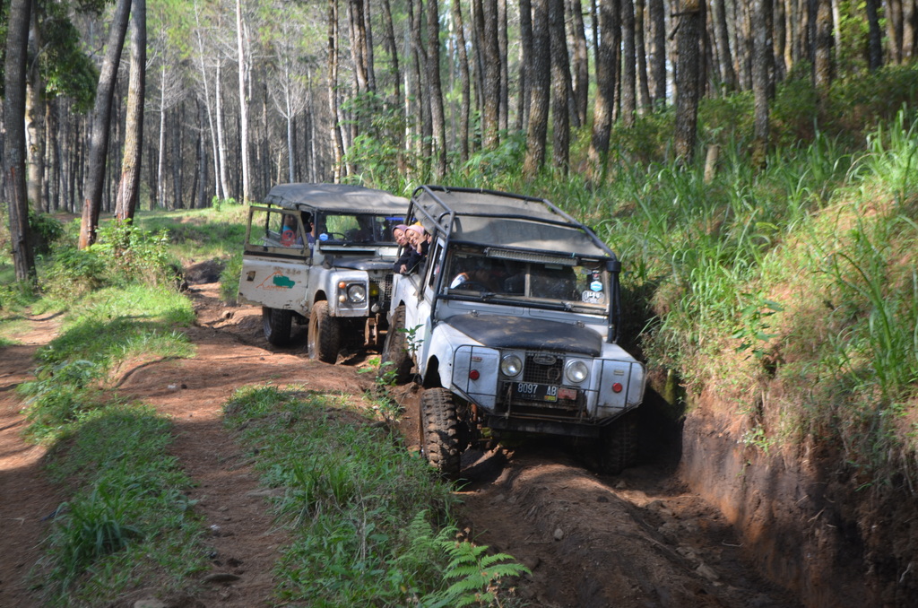Fun Offroad Cikole Lembang Bandung – Land Rover Adventure