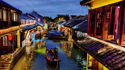 Suzhou Night Tour Must-Do – Zhouzhuang Ancient Town & 'Only Zhouzhuang' Performance