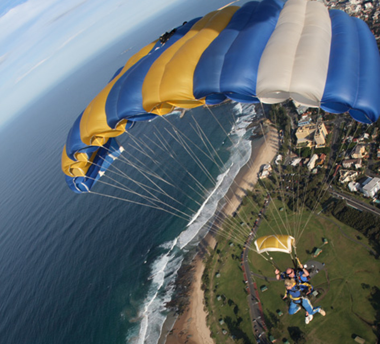 From Sydney: Tandem Skydive Experience over Wollongong Beach