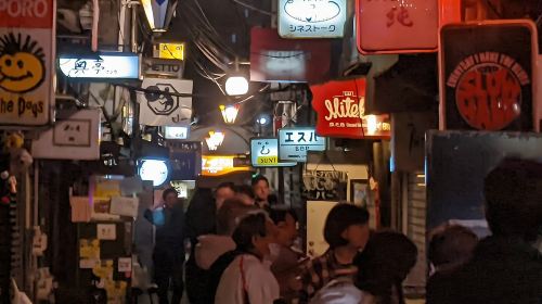 Tokyo · Shinjuku – Explore the Sleepless Nightlife: Bar Hopping in Unique Drinking Districts + Live Performances Day Tours