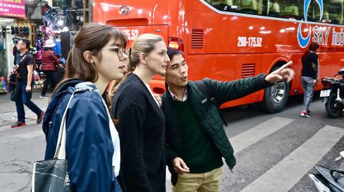 Osaka Food Tour with 10 Classic Japanese Tastings & Drinks Day Tours