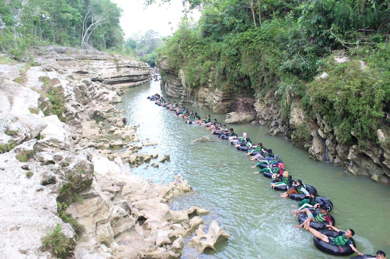 Tubing Sungai Oyo