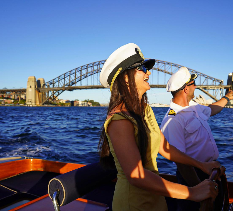 Sydney Harbour Iconic Sunset Selfies Tour