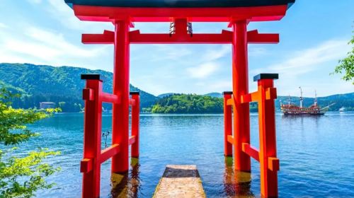 1-day Tour to Owakudani in Hakone on the Pirate Ship – Includes Cable Car Ticket