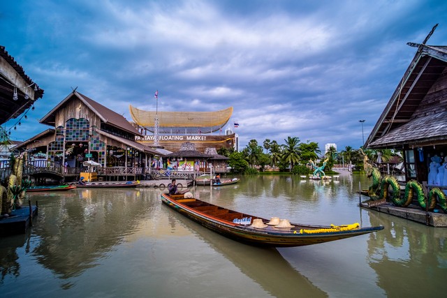 Pattaya Floating Market - Foreigner - Others Thai Pass