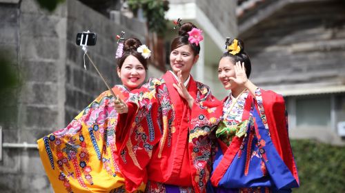 Okinawa | Ryuso Workshop: Beautiful Kimono Rental Experience