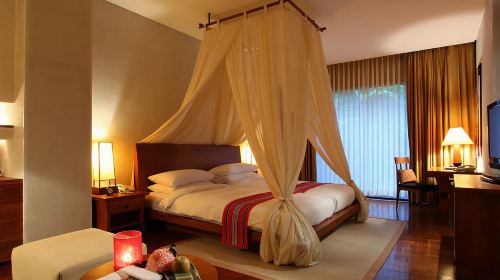 Fulaoduo Wulai Resort in New Taipei City – Scenic Hot Spring Room & Japanese-Style Public Bath