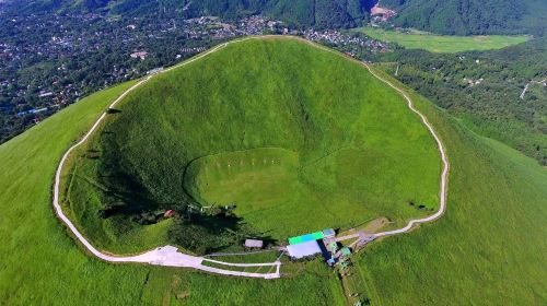 1-day tour to Mt. Omuro + Izu Kyuko Line + Jogasaki Coast – matcha mountain scenery