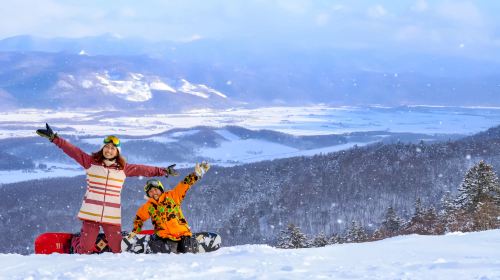 Japan Hokkaido Furano ski resort ski lessons 