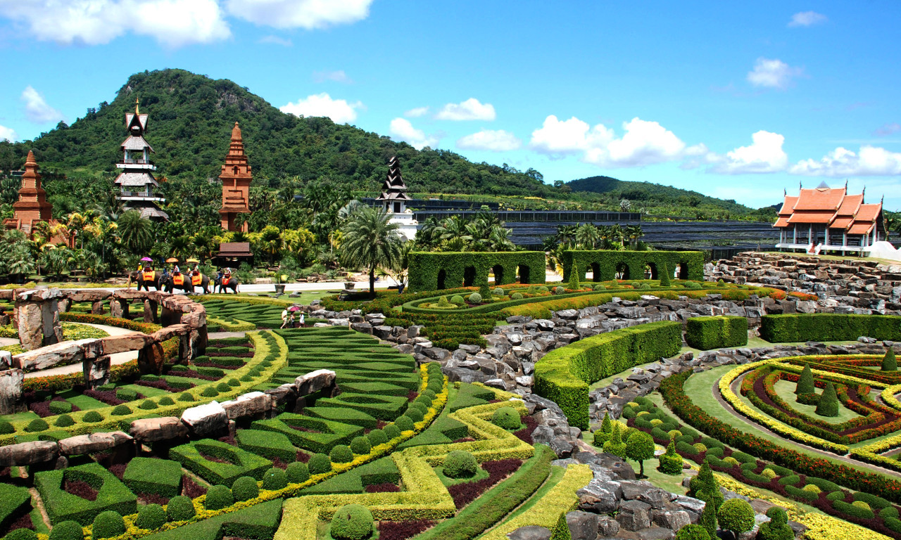 Nong Nooch Village