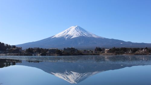 Lake Kawaguchiko Sightseeing Boat "Appare"