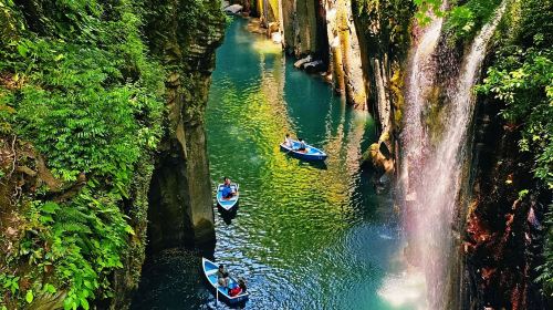 One-Day Tour of Takachiho Gorge in Kyushu, Japan + Kumamoto Aso Volcano and Kusasenri Scenic Area