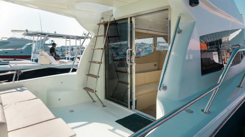 Sail on Yacht Cruise Along Dubai Coastline Transport Passes