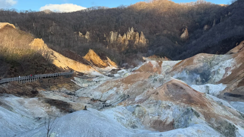 1-day tour to Noboribetsu and Lake Tōya in Hokkaido, Japan – Noboribetsu Jigokudani Valley and Showa-shinzan