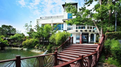 Schokolake Country House
