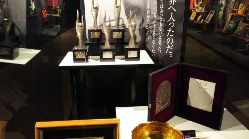 BOSS E · ZO FUKUOKA