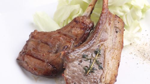 Genghis Khan Matsuo Shinjuku Sanchome: All-you-can-eat package featuring four types of Genghis Khan grilled lamb and lamb chops (includes 90-minute free-flow drinks)