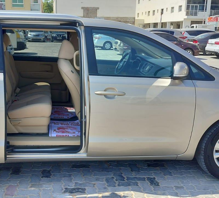 From Dubai: Private Chauffeur Service For Dubai Or Abu Dhabi