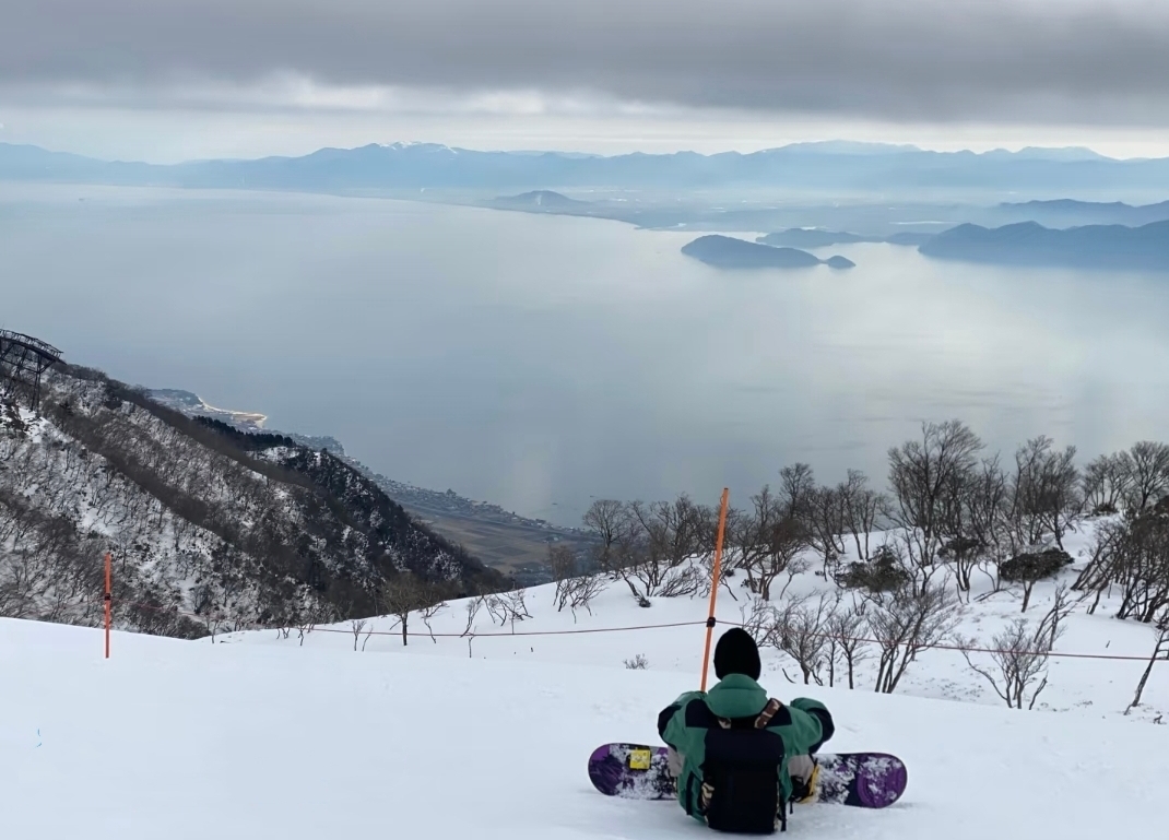 Four Seasons Biwa Lake & La Collina Omihachiman & Nara 1-Day Tour