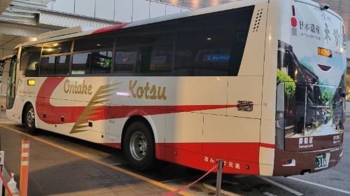 High-speed direct bus from Shinjuku to Narai-juku via Shiojiri and Kiso-Fukushima Transport Passes
