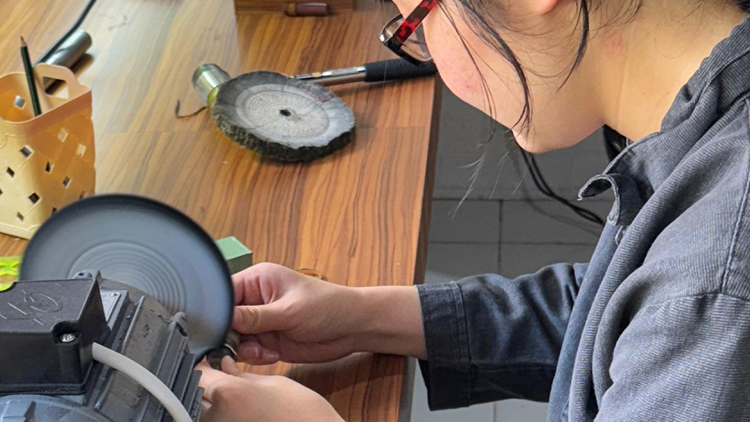 Family Silver Class Legian: Forge Balinese Traditions & Memories Together