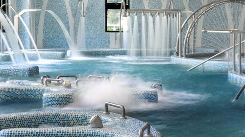 Dinner at Jiaoxi Zhongtian Hot Spring Resort Hotel + Hot Spring Spa for All with Swimsuits (No additional charge on holidays)