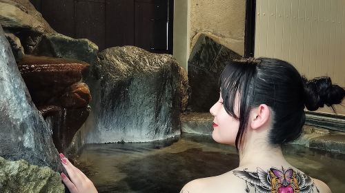 Tattoo-friendly open-air Onsen & drink Day Tours