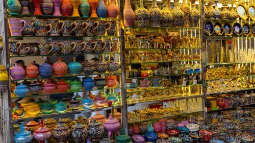 Old Dubai Guided Tour with Frame Entry, Boat Ride and Souks
