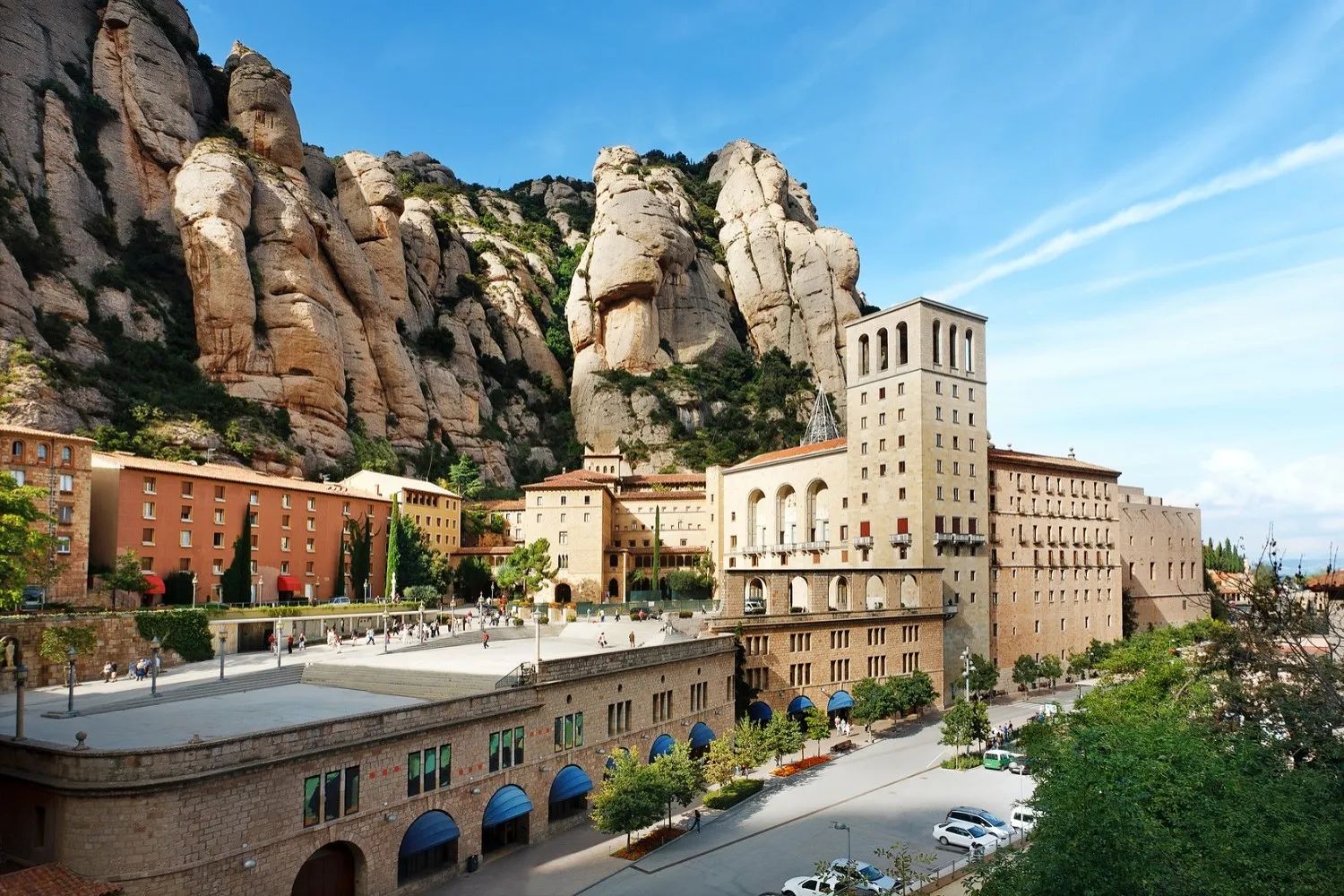 Montserrat Morning Tour with Cog-wheel Train & Priority Access to the Black Madonna