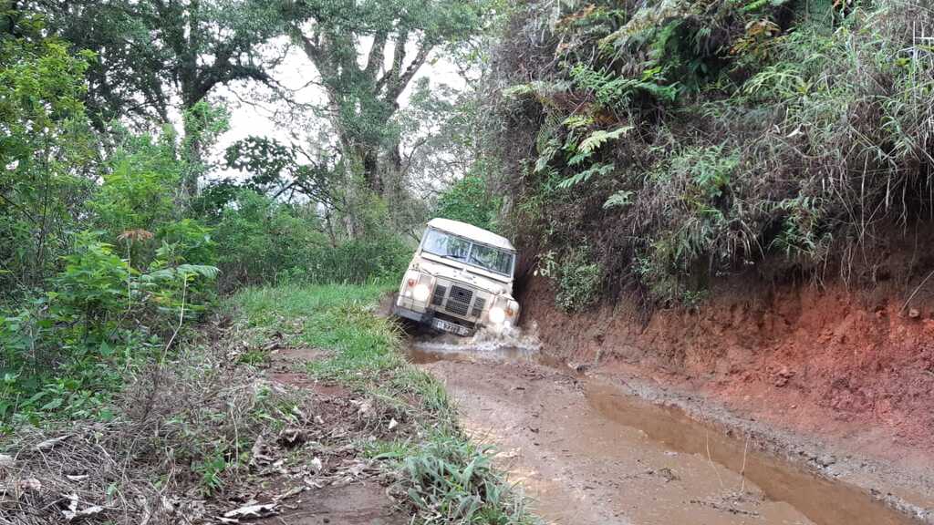 Fun Offroad Ciwidey Bandung – Land Rover Tea Plantation Adventure