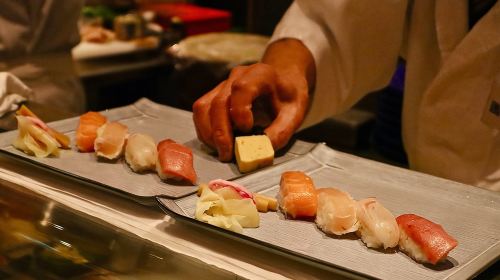 Tokyo: Food Tour in Ueno with 10+ Tastings of Japanese Classics Day Tours