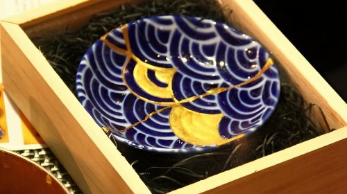 Authentic Kintsugi Workshop: Art of Golden Joinery in Tokyo Day Tours