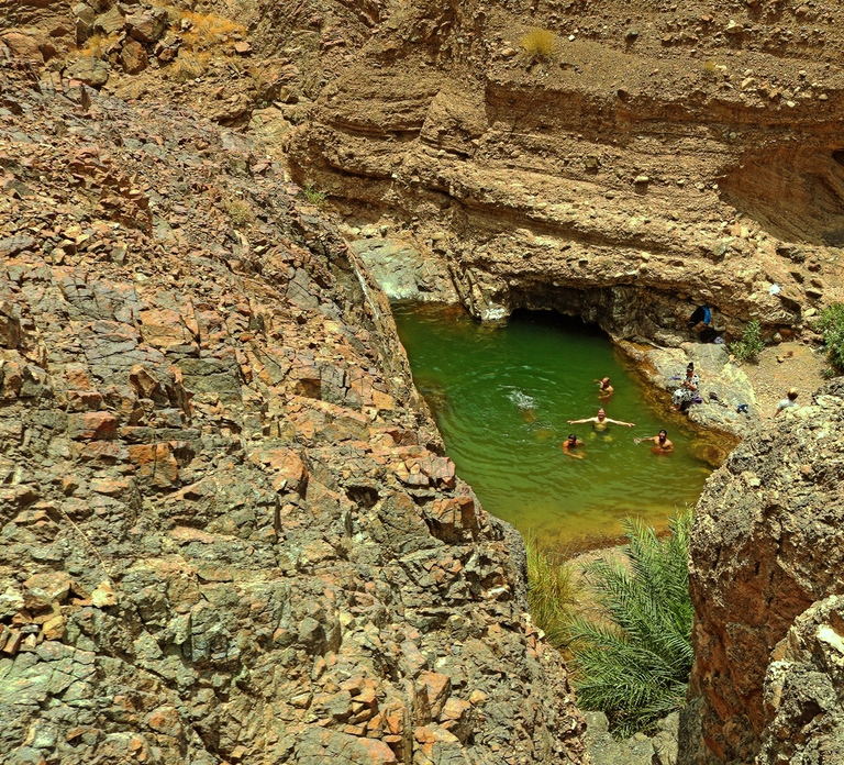Dubai: Private Desert Day Tour and Wadi Shawka Pool Visit