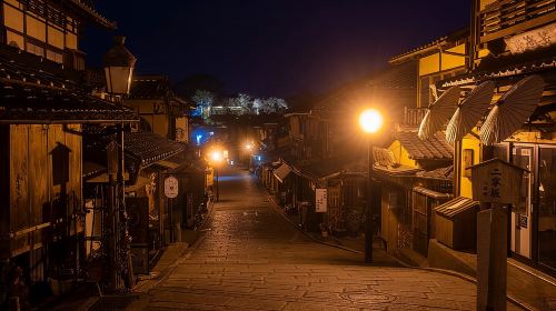 Kyoto Magical Night English Tour: Gion & Fushimi Inari Shrine Day Tours