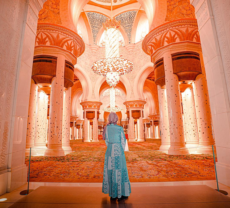 Abu Dhabi: City Tour with Sheikh Zayed Grand Mosque and More
