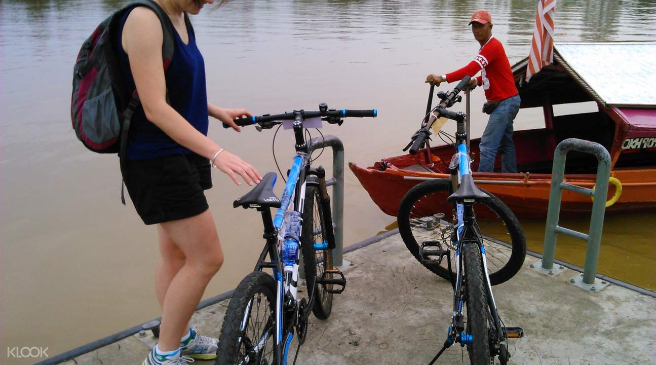 Kuching Bike Food Tour (Small Group)